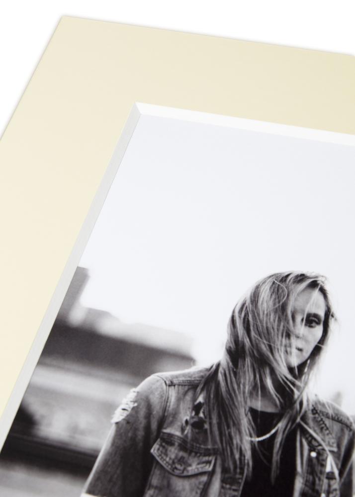 Paszpartu Creme 3 mm Fehér él 40x50 cm (29x39)