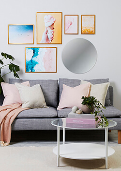 Elegáns képgyűjtemény aranyszínű keretekkel többféle méretben, többek között A4